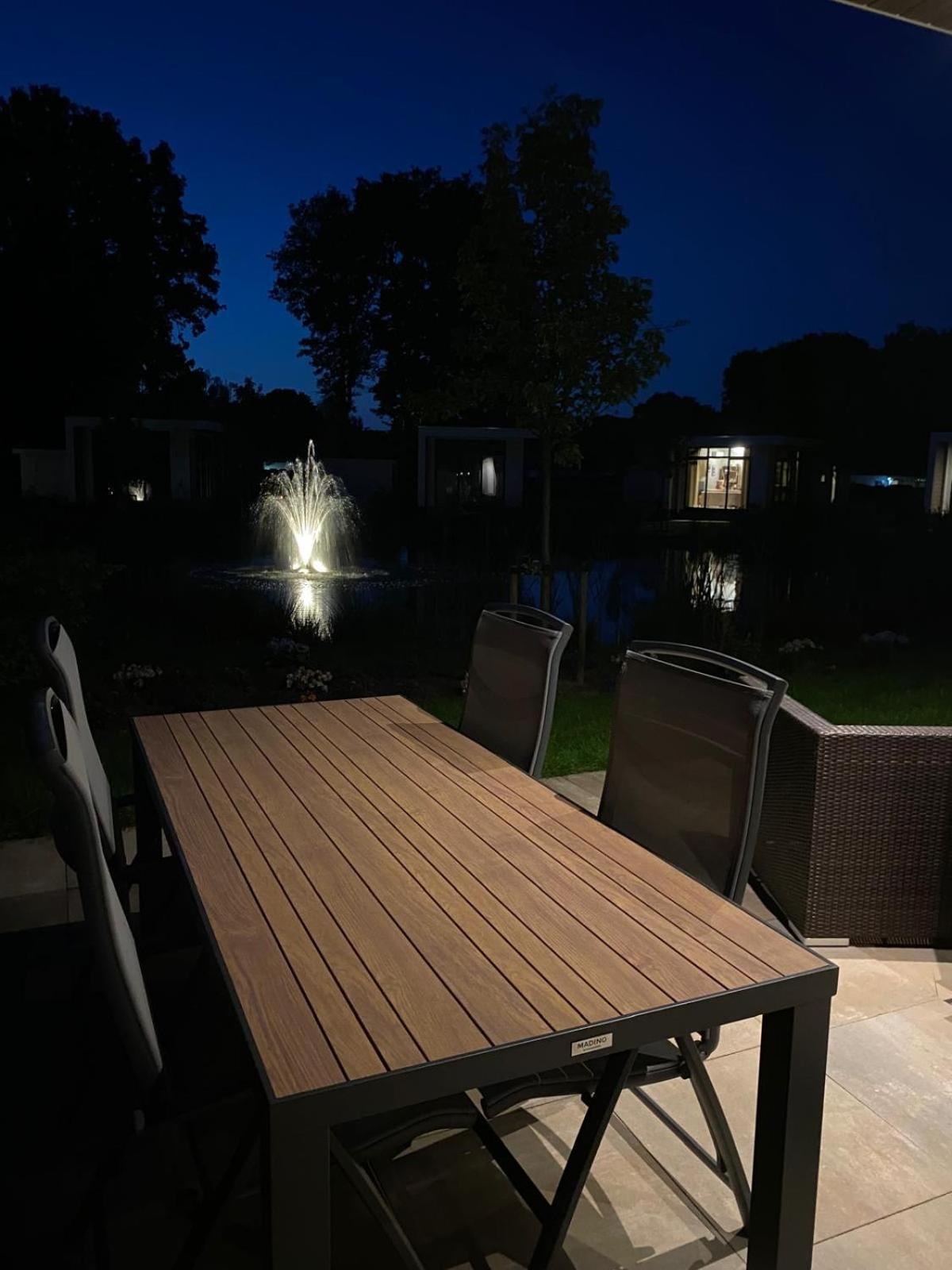 Kindvriendelijk Luxe Chalet In De Bossen Met Prive Sauna Harderwijk Exteriör bild
