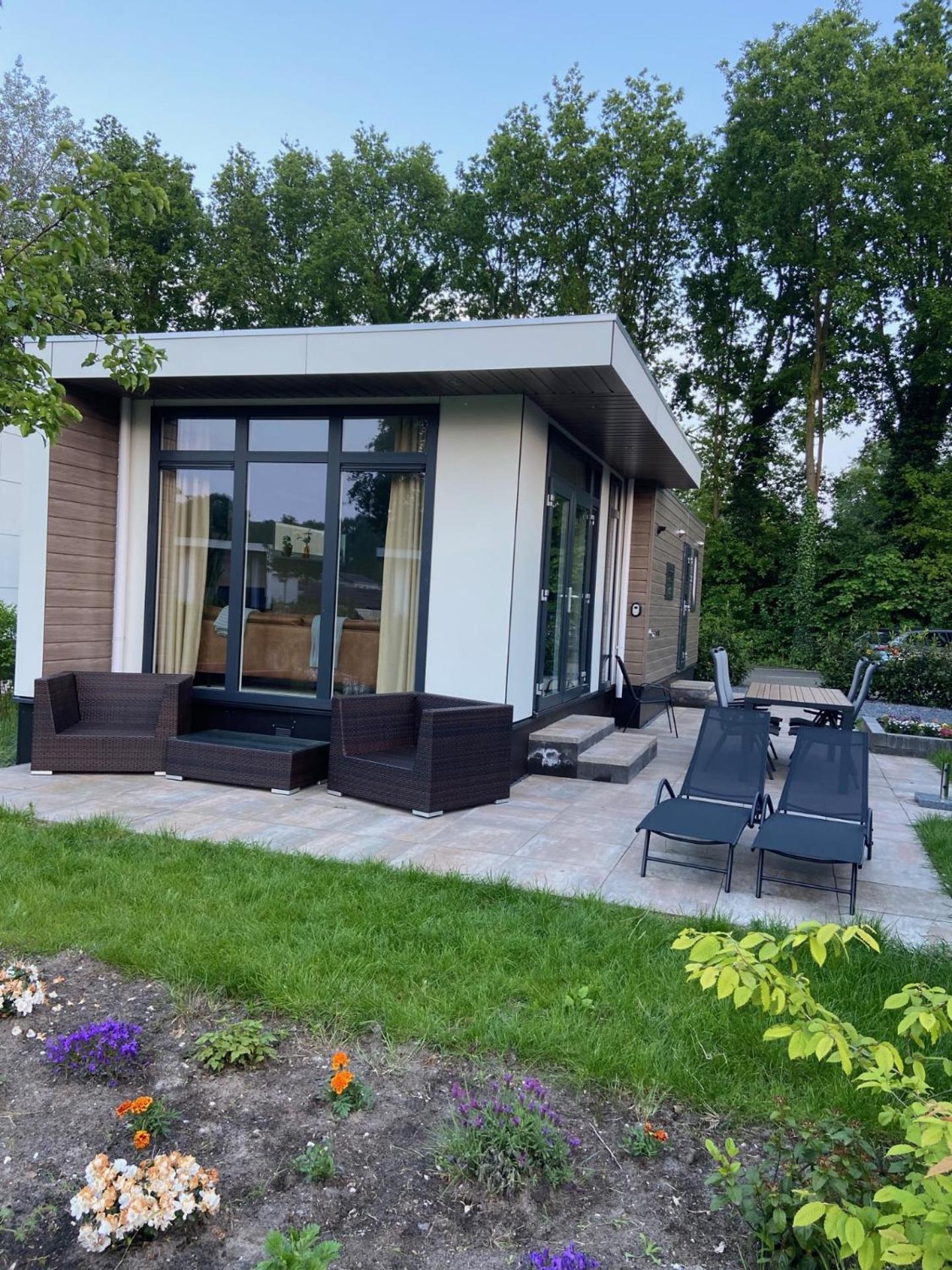 Kindvriendelijk Luxe Chalet In De Bossen Met Prive Sauna Harderwijk Exteriör bild